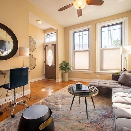 Getaway In The Heart Of Pilsen Chicago Apartment Exterior foto